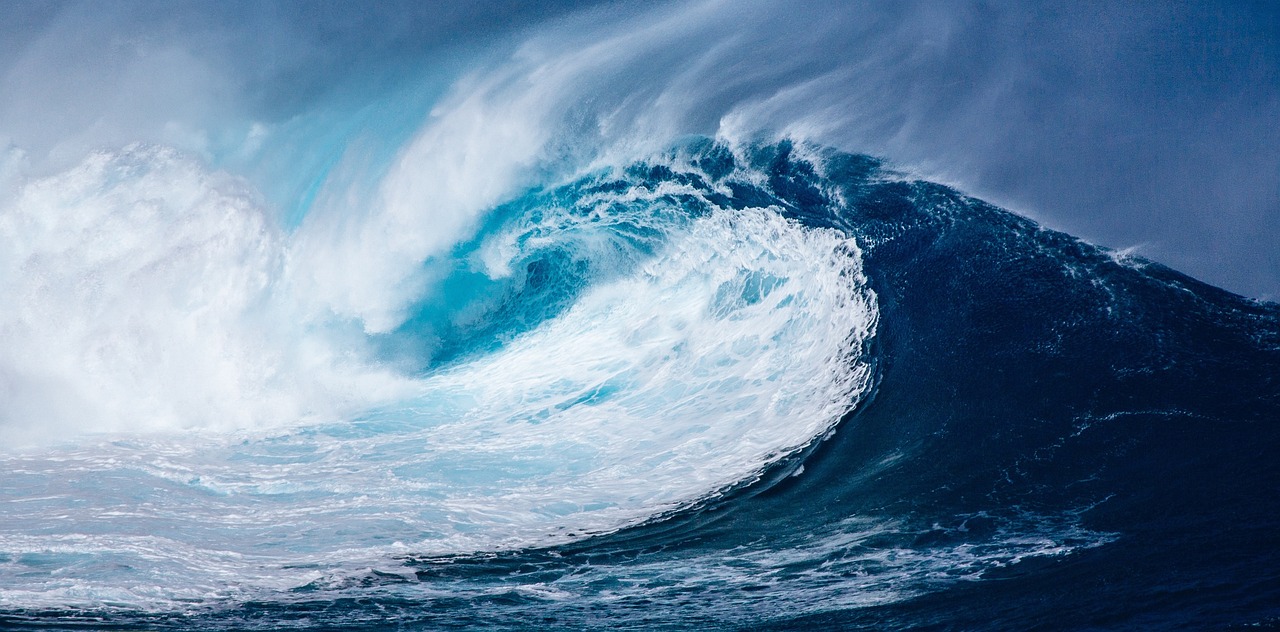 Hawaii Braces for 10-Foot Tsunami Waves Following Massive Russian Quake