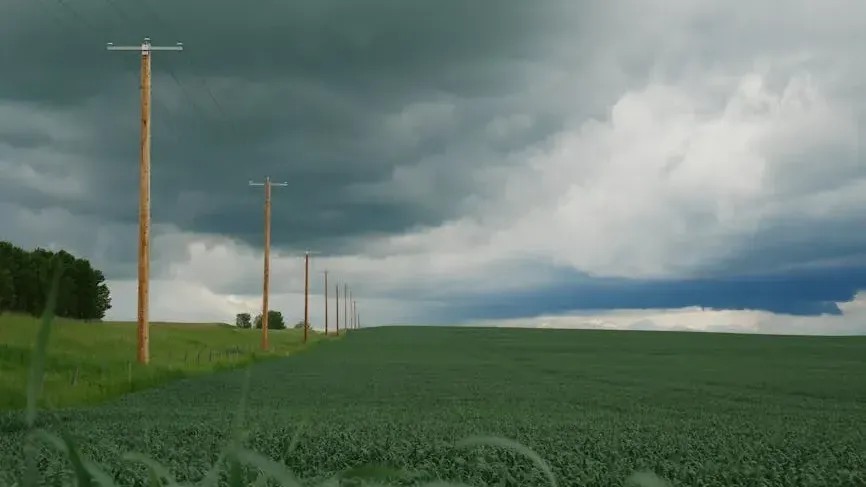 A Meteorologist Reveals 8 Warning Signs of Severe Weather Ahead