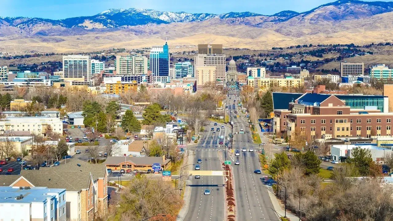 The 7 "Safe" Towns Climate Models Now Flag as Surprisingly High-Risk