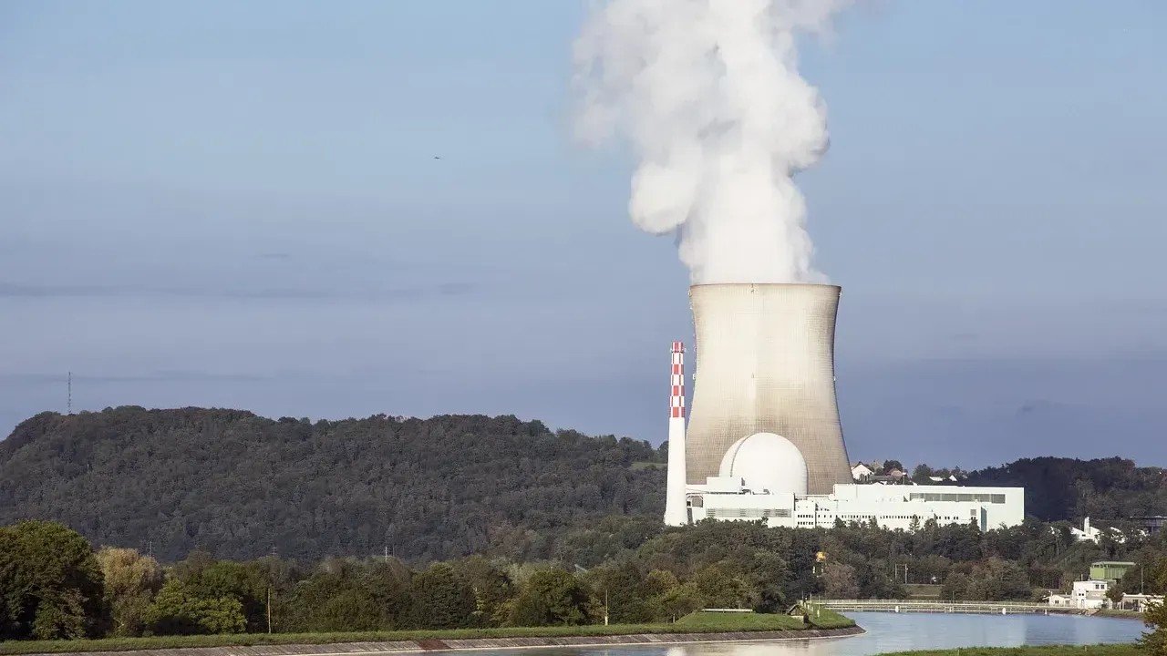 Why Nuclear Energy Is Quietly Making a Comeback in 8 Unexpected States