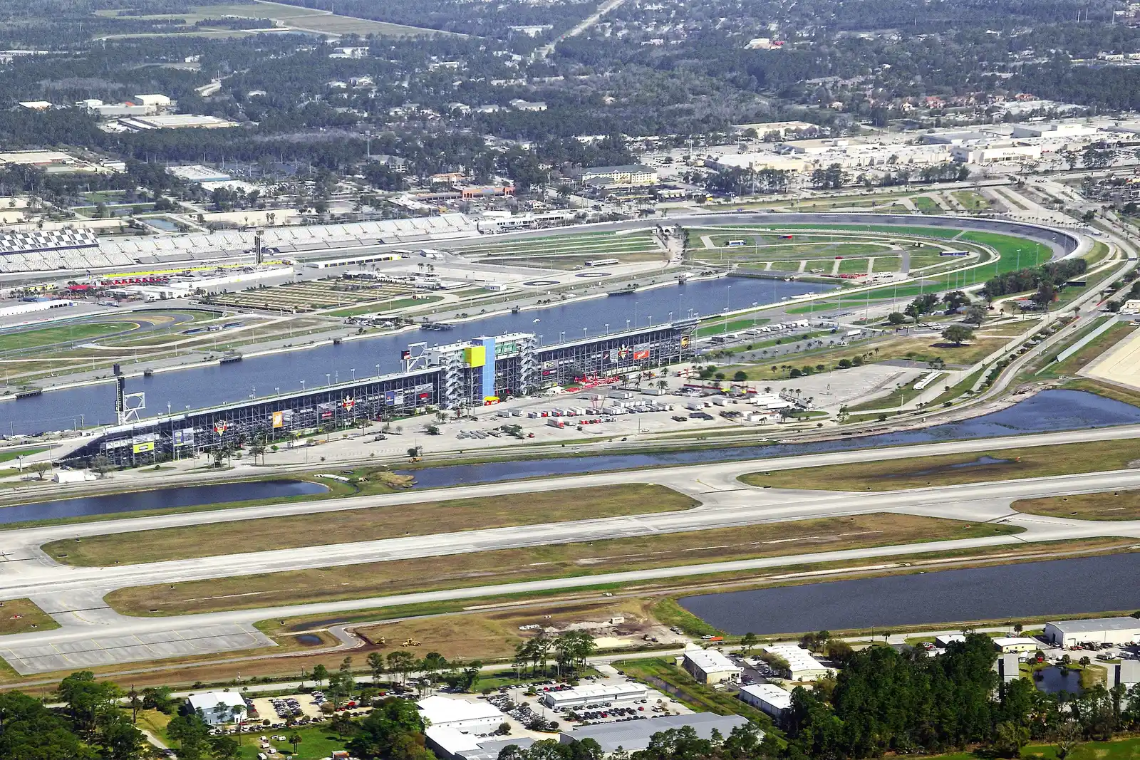 9 Small Airports Quietly Becoming America's Busiest While Nobody Was Watching