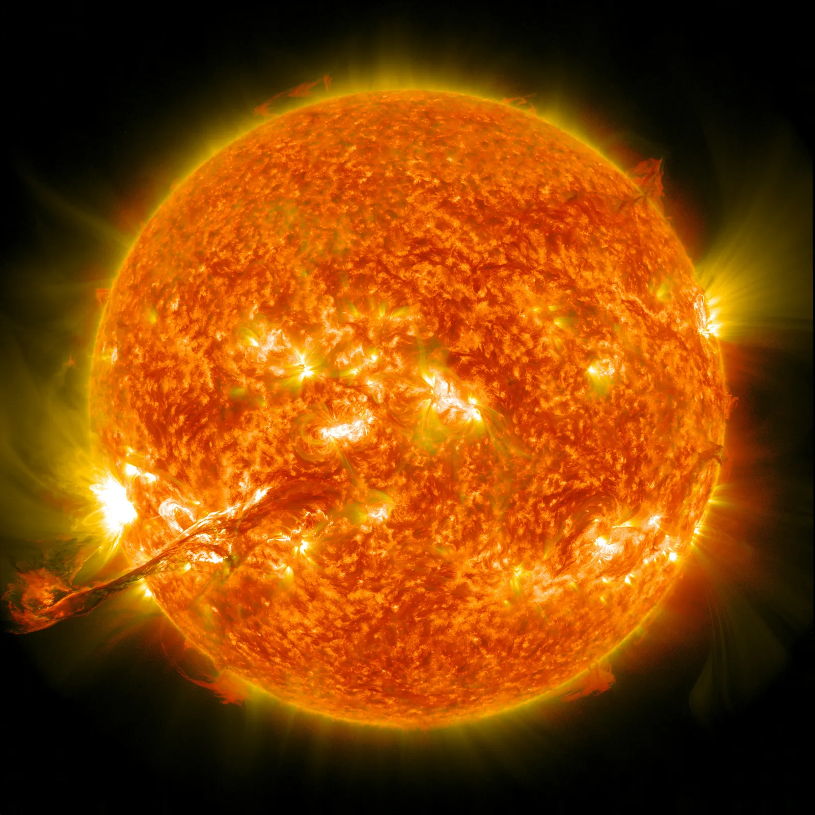NASA Issues Updated Advisory Following a Sudden Solar Flare Event
